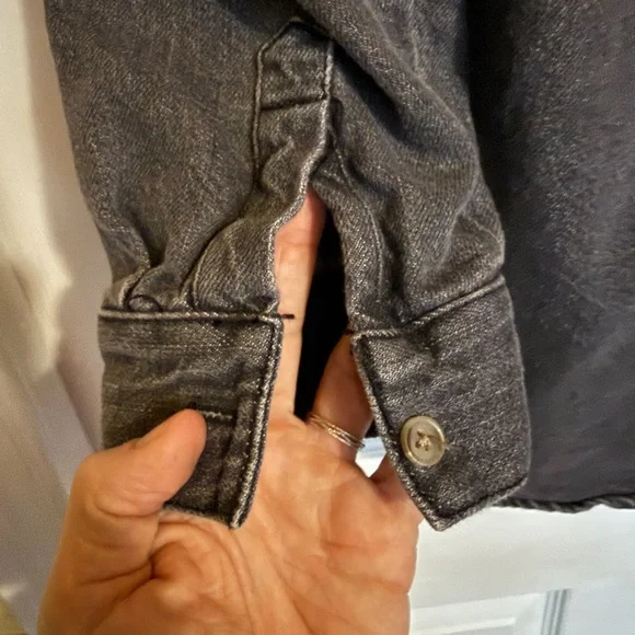 Universal Thread Women's Gray Denim Button Down Shirt - Picture 5 of 7